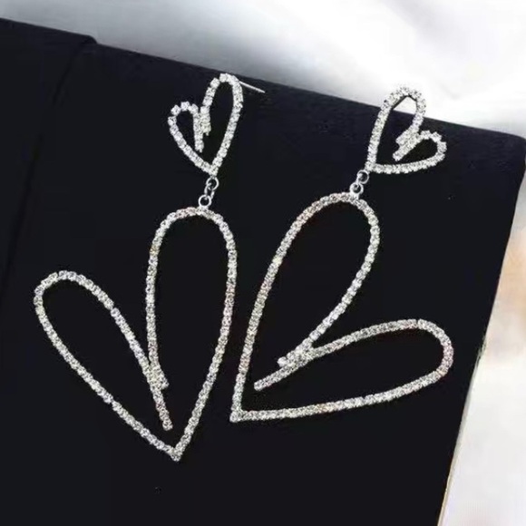 Silver Rhinestone Heart Drop Dangle Crystal Earrings NWT - Picture 2 of 8